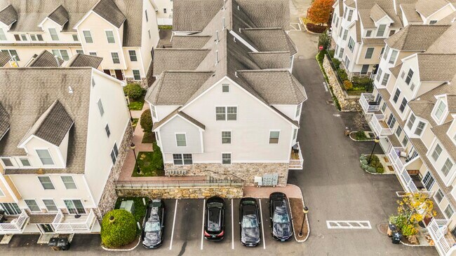 Building Photo - 85 Camp Ave