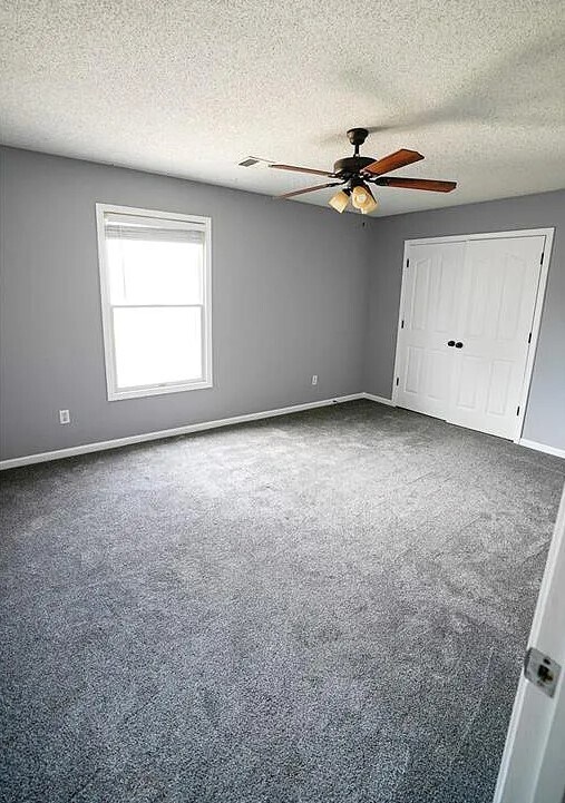 Building Photo - 853 E 167th Ct