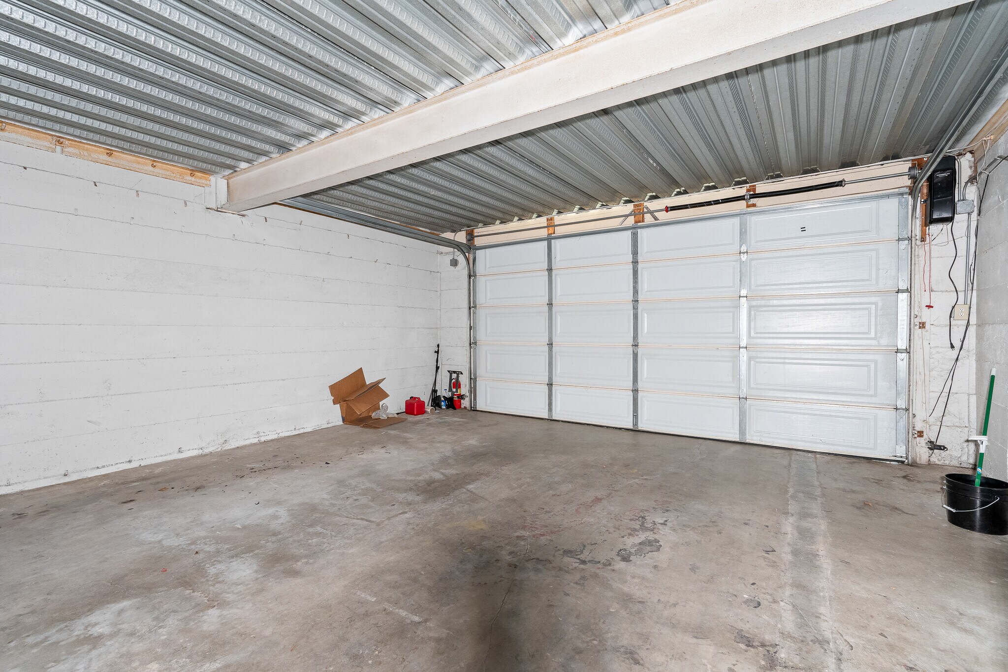 Building Photo - 3962 Oakfield Dr