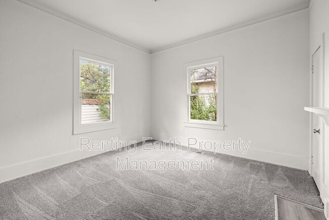 Building Photo - 518 41st St