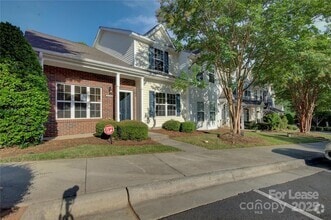Building Photo - 2587 Brackley Pl NW