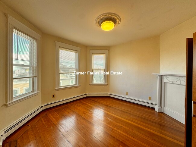 Building Photo - 144 Hillside St