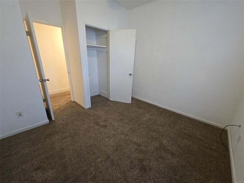 Building Photo - 2300 Plum St