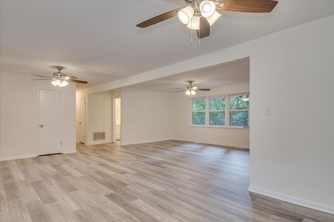 Building Photo - 4 Bed/2 Bath home in Columbia County