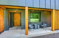 Building Photo - 930 Downey Dr