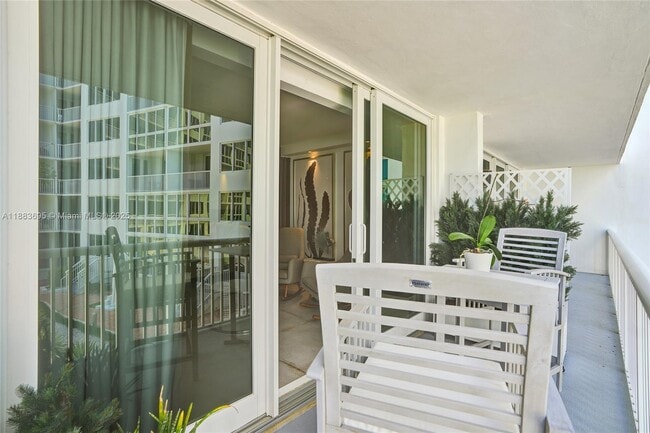 Building Photo - 5401 Collins Ave