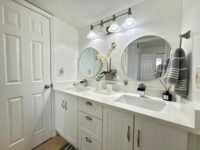 Building Photo - 152 Weybridge Cir