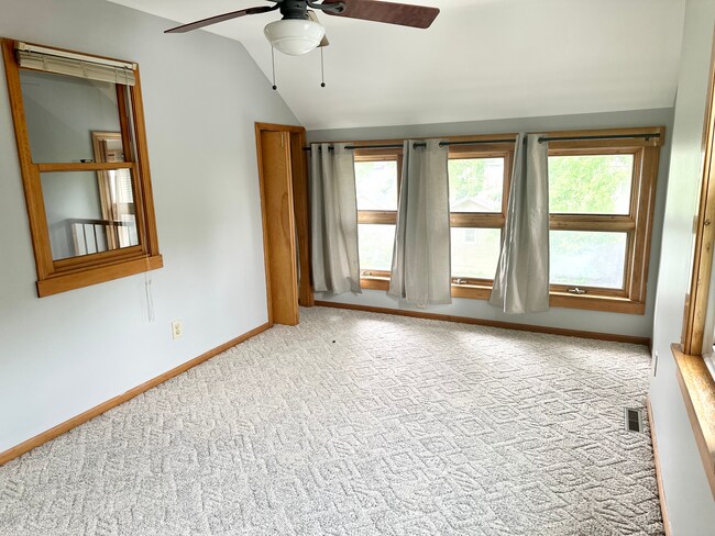 Building Photo - 2505 Dahle St