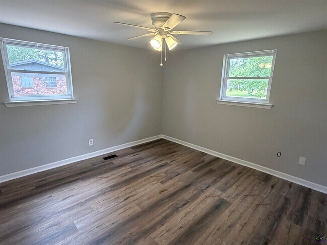 Building Photo - 516 Ochlahatchee Dr