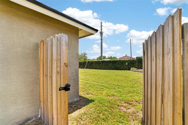 Building Photo - 1434 Hatcher Loop Dr