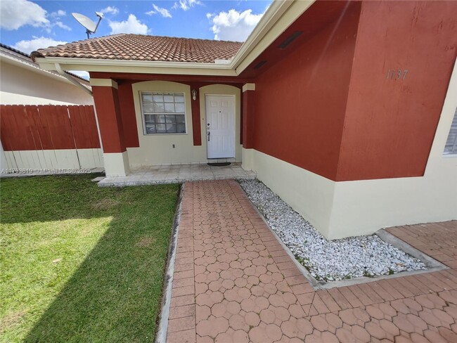 Building Photo - 1137 NW 128th Pl