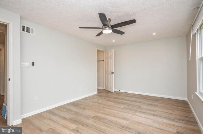 Building Photo - 12521 Laurel Grove Pl