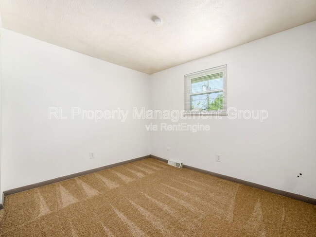 Building Photo - 464 Goshen Ct