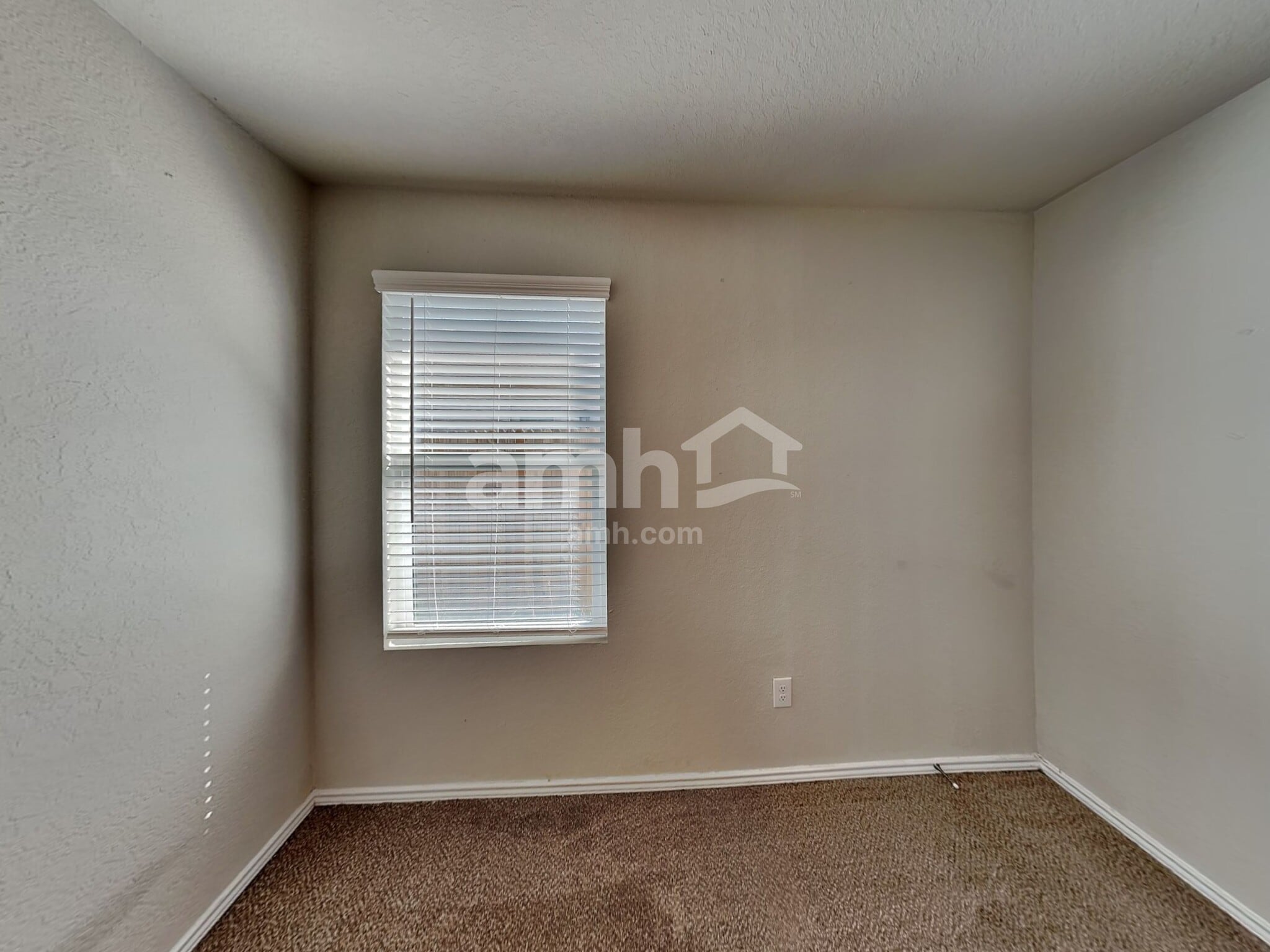 Building Photo - 10419 Varmus Dr