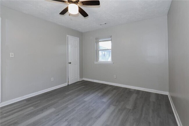 Building Photo - 2829 Belvedere Ln
