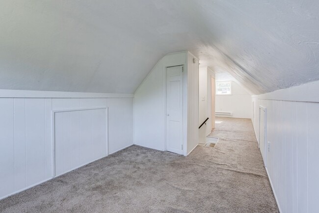 Building Photo - Available August  2026 - Great 3 Bedroom Mt. Washington Home w/ Spacious Open-Living!