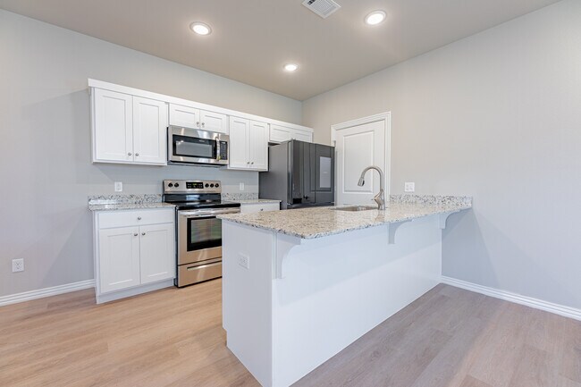 Building Photo - 1603 Casuarina Dr