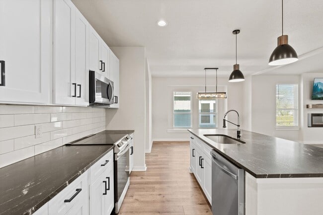 Building Photo - 853 Cypress Ln