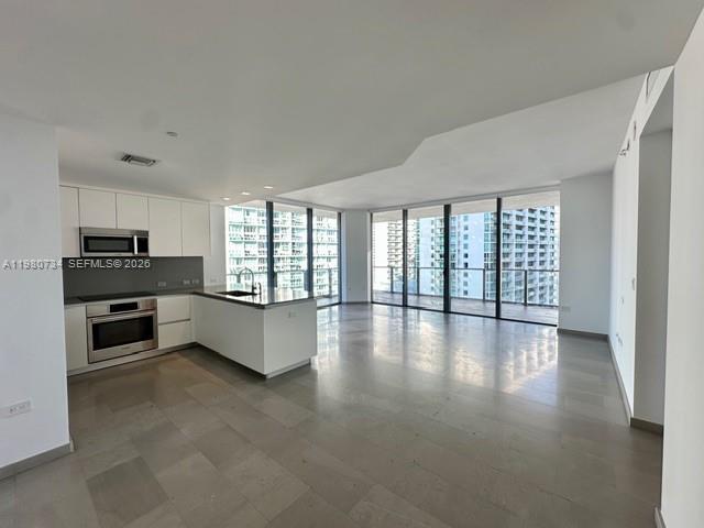 Building Photo - 68 SE 6th St