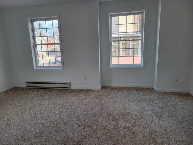 Building Photo - 6 Grove St