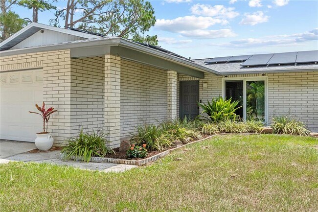 Building Photo - 17511 Canal Shores Dr