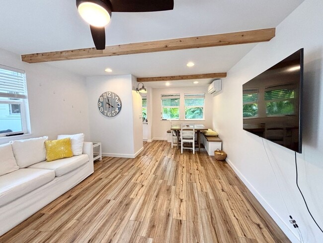 Building Photo - Available Now! 3 BED, 2 BATH HOME w/ UTILI...