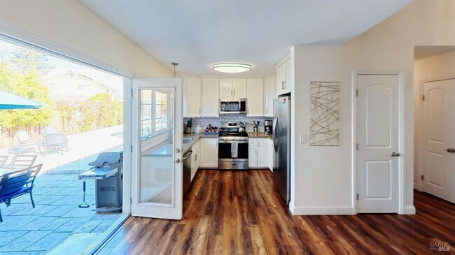 Building Photo - 1017 Carob Ct