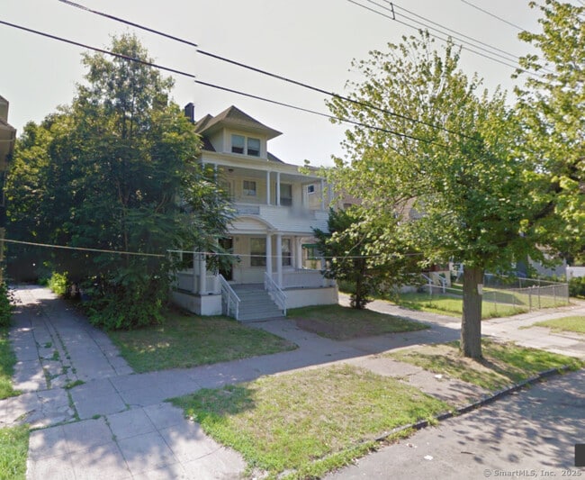 Primary Photo - 83 Norton St