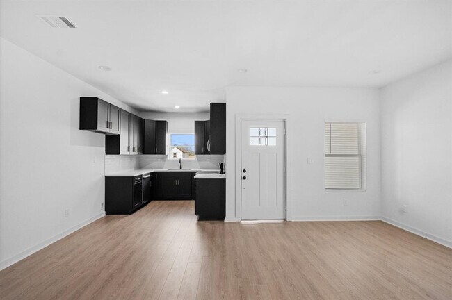 Building Photo - 9730 Tuffly St