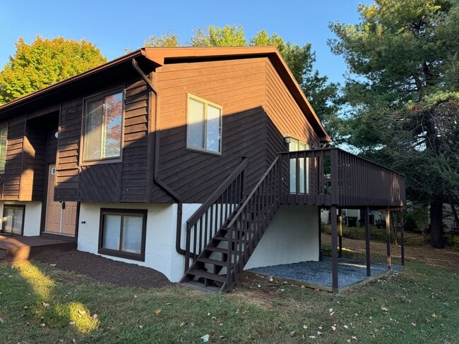 Building Photo - Beautiful home on quiet cul-de-sac/ 6 MONTH LEASE OPTION