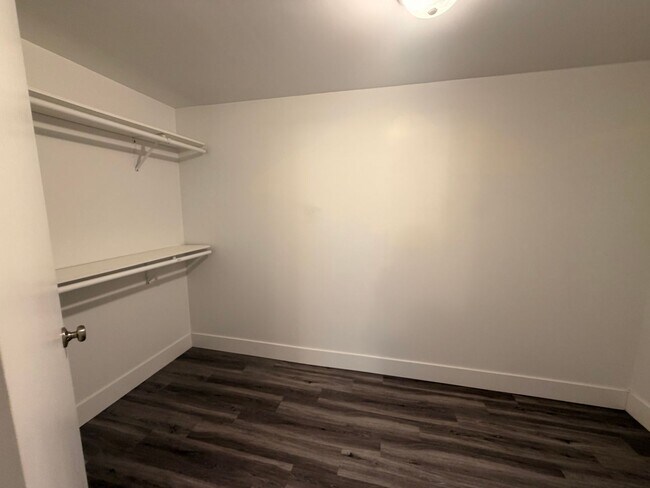 Building Photo - 5729 Ridgebrook Ave SE
