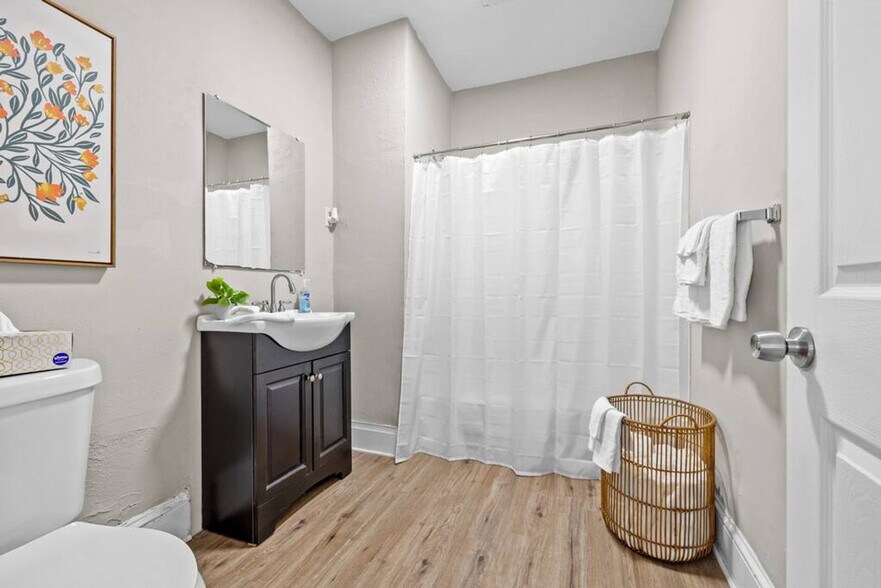 Building Photo - 2906 Chestnut St