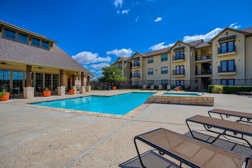 Oak Hollow 1440 Barnes Dr Seguin TX 78155 Apartment Finder