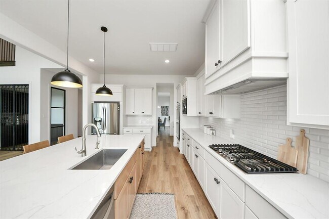 Building Photo - 4914 Olive Province Ln