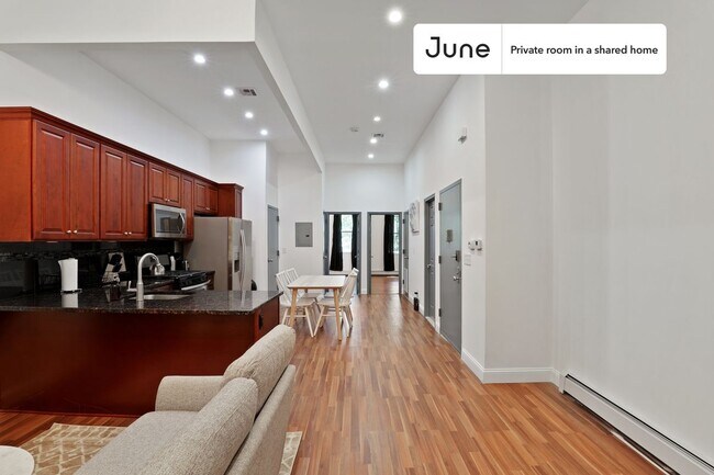Building Photo - Room in Shared 4 bed/1 bath home in Bushwick