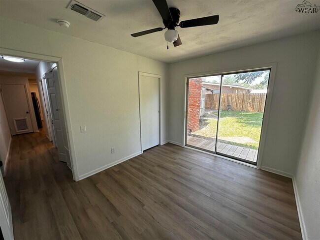 Building Photo - 4108 Abbott Ave