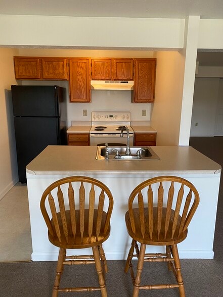 Building Photo - 1100 Arrowhead Dr