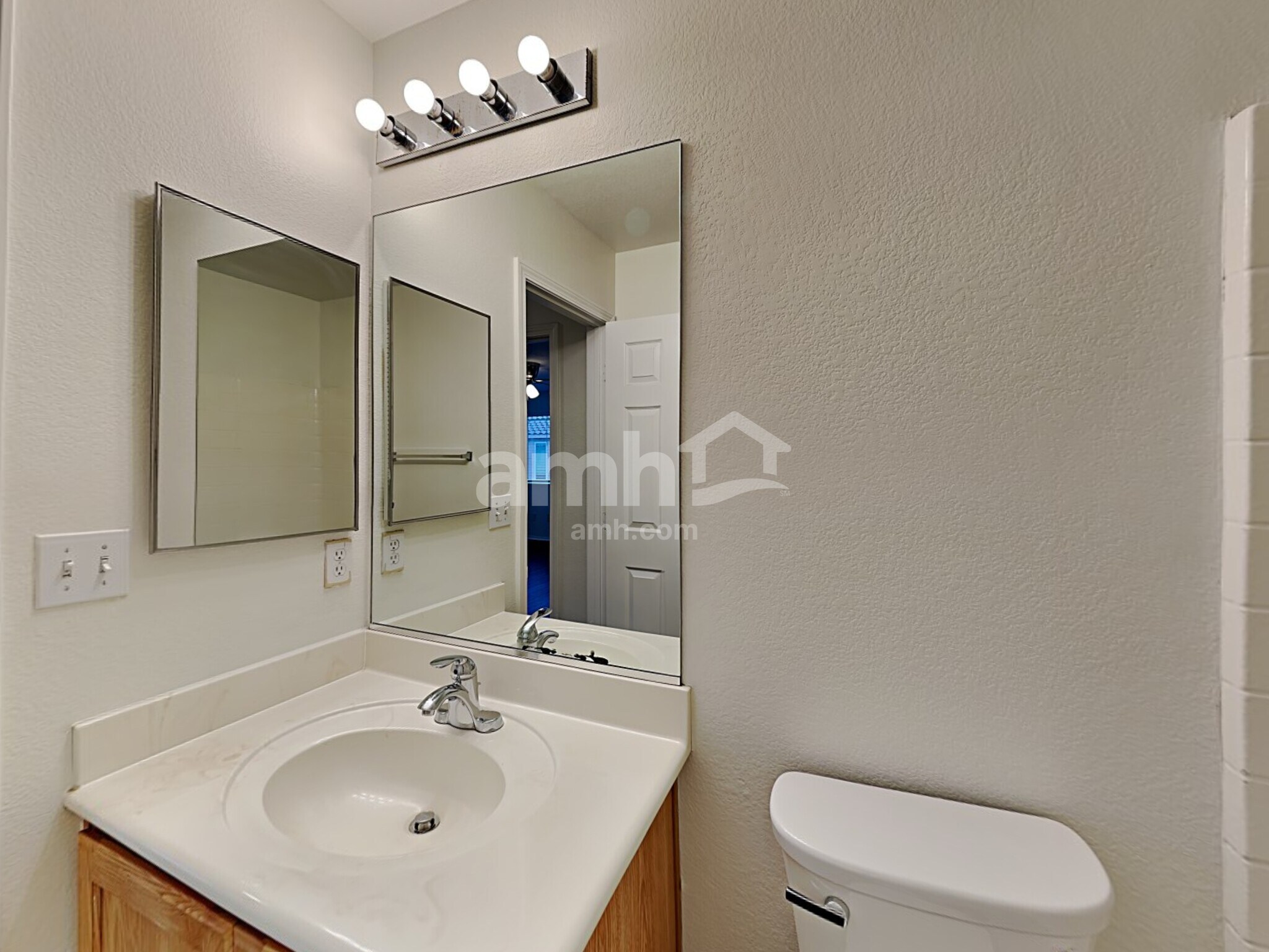 Building Photo - 542 Eresma St