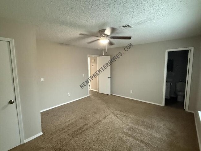 Building Photo - 1110 W Birmingham Pl