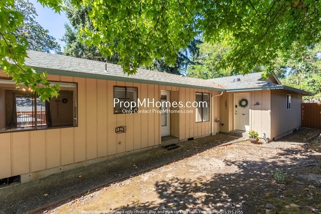 Building Photo - Thoughtfully Updated Two Bedroom Duplex in Oak Grove! DEPOSIT SPECIAL