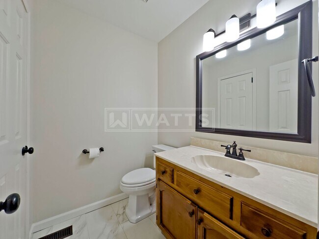 Building Photo - 4 Bedroom, 4.5 Bath Home in Heart of Hoover