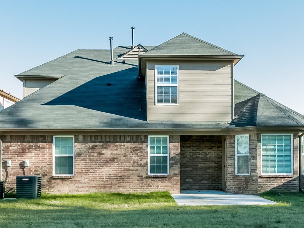 Building Photo - 7957 Gardendale Dr