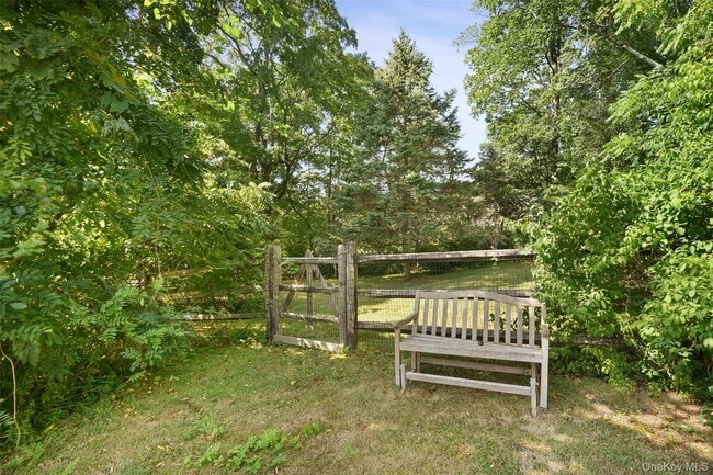Building Photo - 1 Pound Ridge Rd