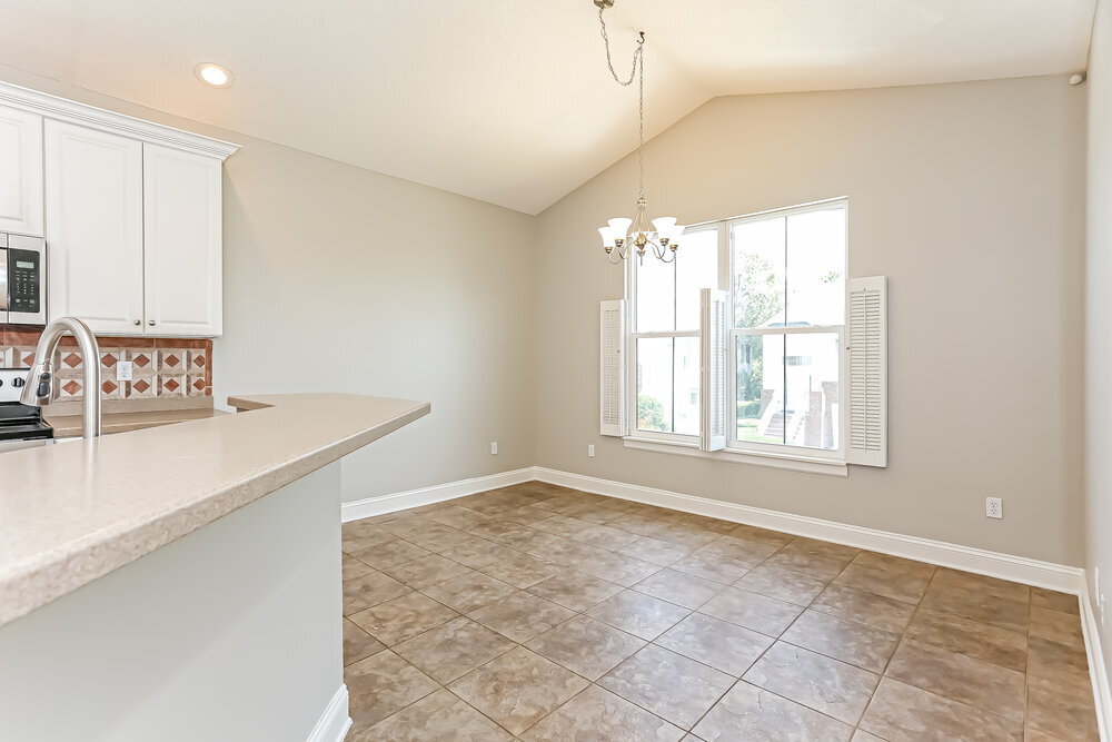 Building Photo - 136 Sunset Cir S