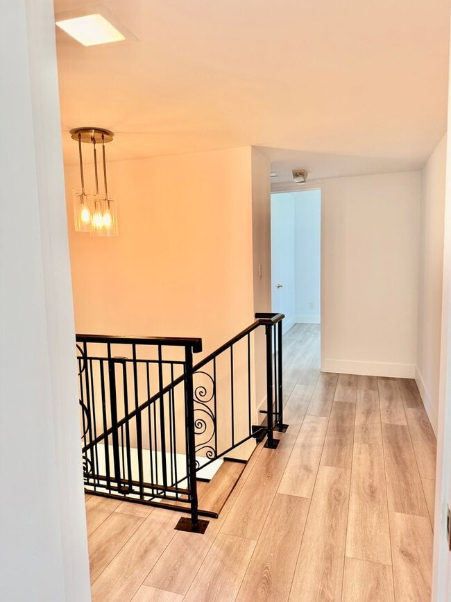 Building Photo - Gorgeous Encino Hills Home