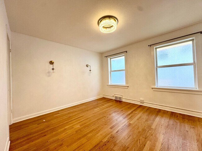 Building Photo - Phinney Ridge Home
