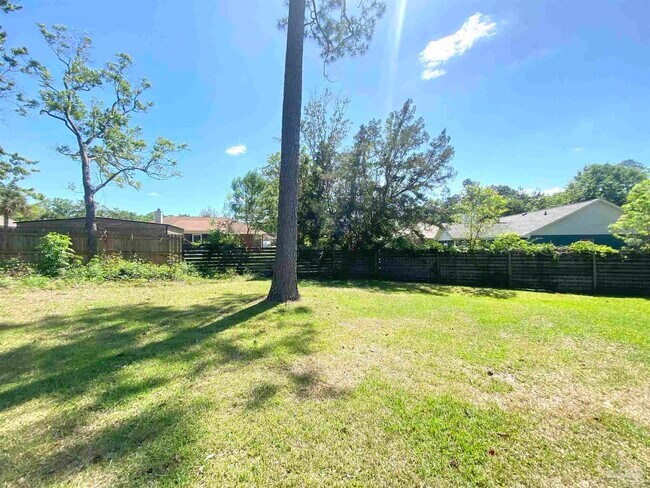 Building Photo - 1671 Eagle Terrace