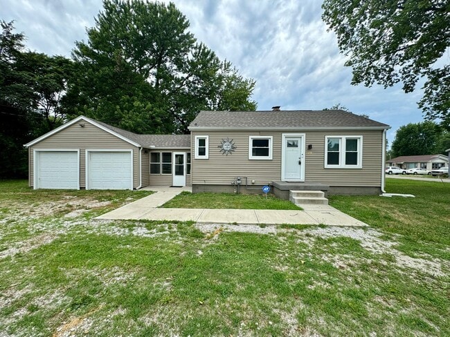 Building Photo - Updated & Move-In Ready Home for Rent – 2B...