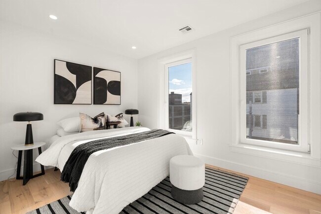 Building Photo - 90 A St