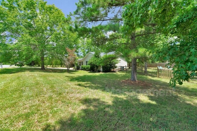 Building Photo - 3501 Sassafras Trail